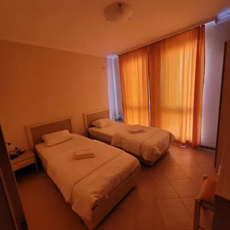 Ξενοδοχείο με διαμερίσματα Royal Sun Σάνι Μπιτς