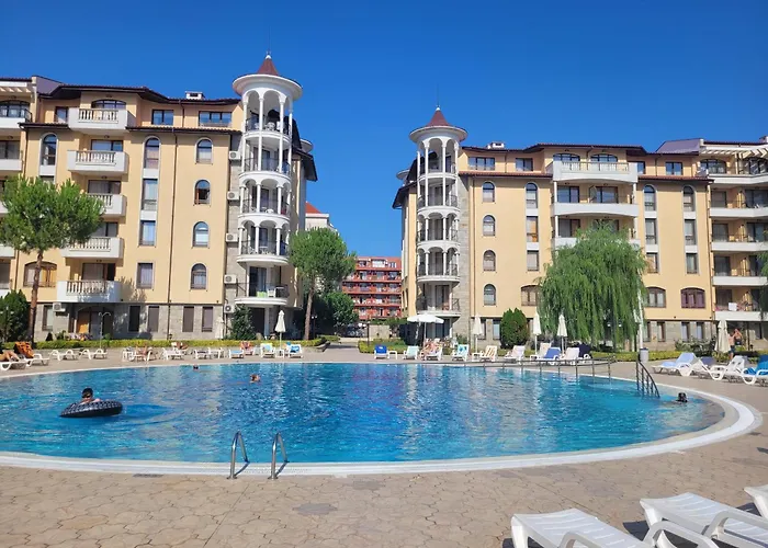 Royal Sun ساني بيتش